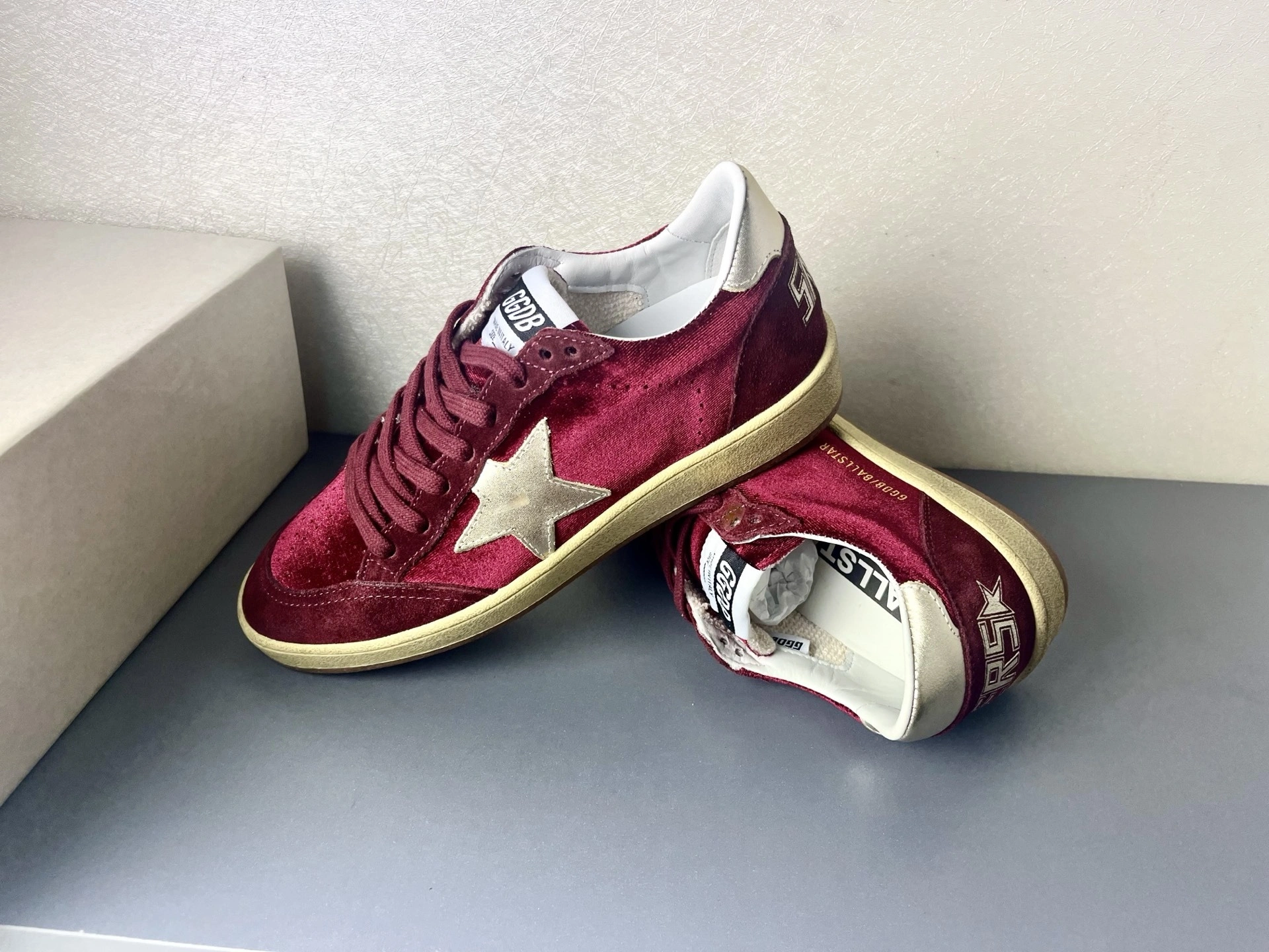 OOBB-- 6642 GWF00117.F007476.40533 Deluxe Brand Ball-STAR cowhide item:E-X018I2315